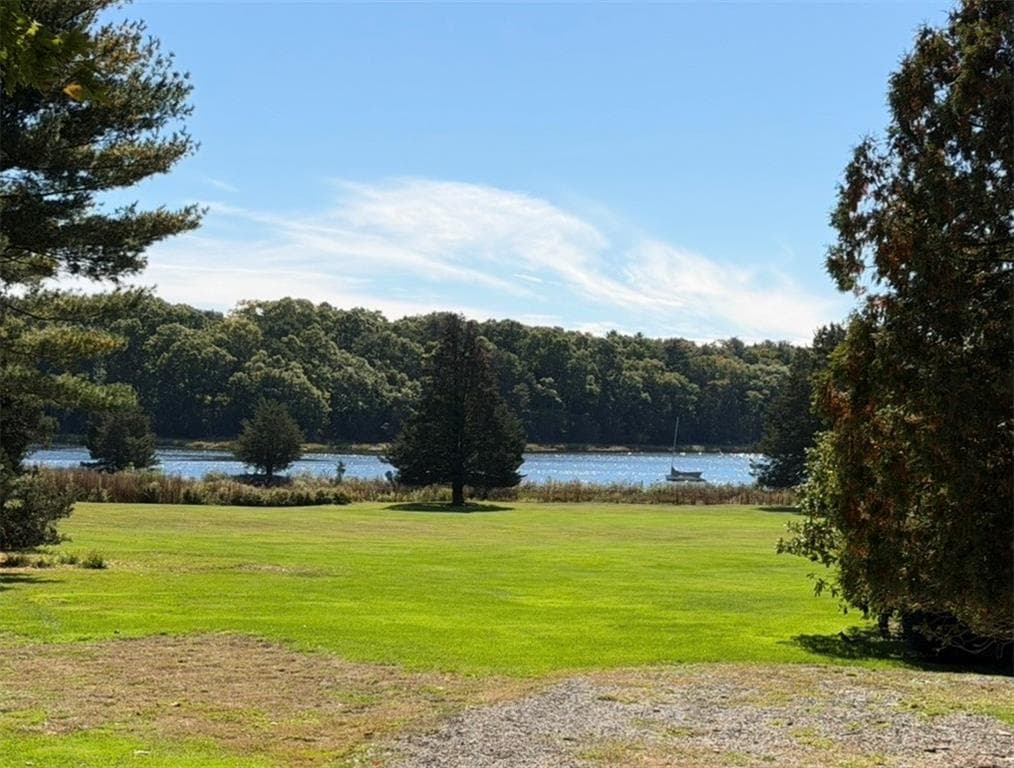 Single Family Residence at 123 wampanoag Road, Warwick, photo 3 of 21