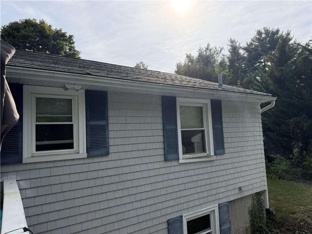 Single Family Residence at 123 wampanoag Road, Warwick, photo 10 of 21