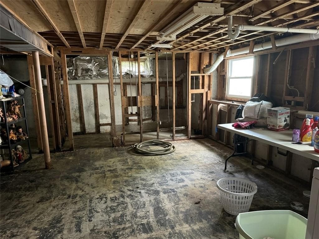 Single Family Residence at 123 wampanoag Road, Warwick, photo 19 of 21