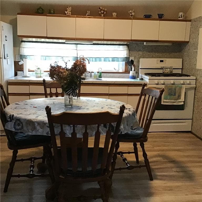 Single Family Residence at 29 West Budlong Farm Road, Warwick, photo 6 of 24