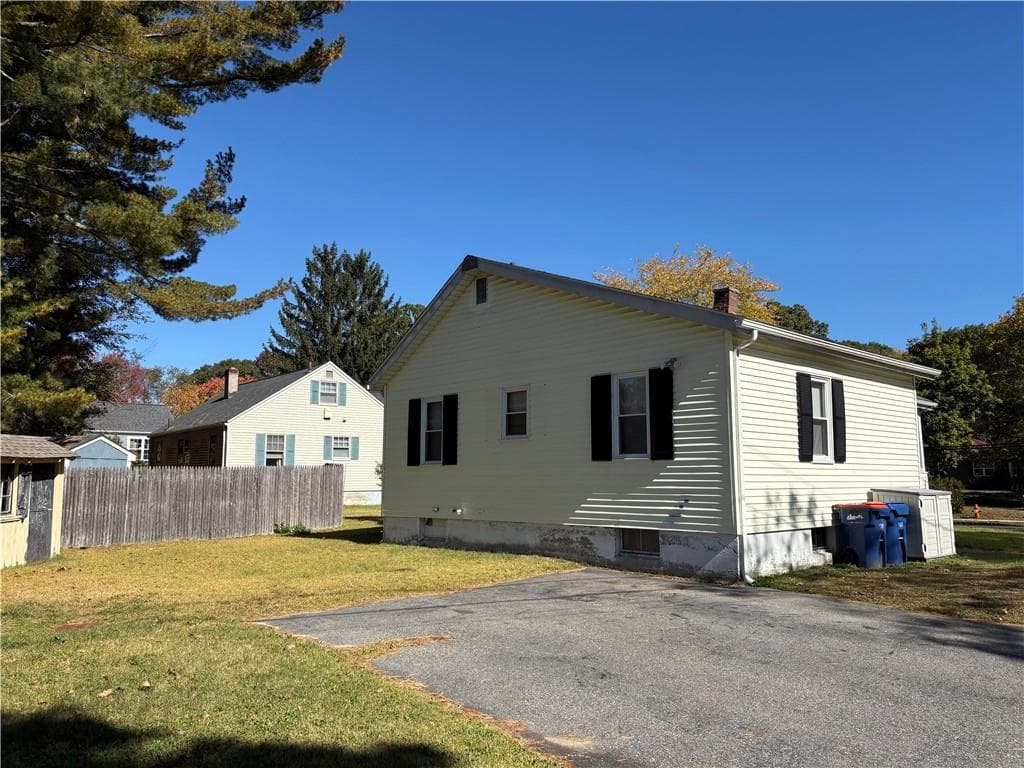Single Family Residence at 501 ARCADE Avenue, Seekonk, photo 3 of 17