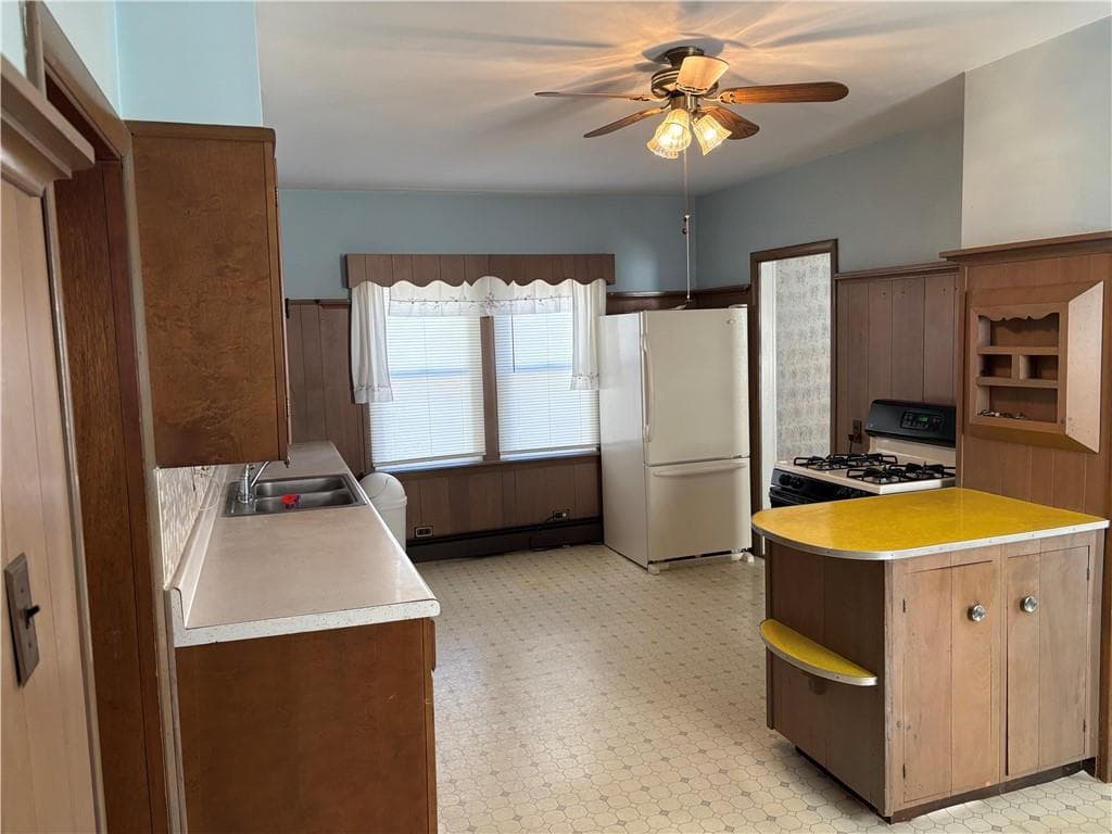 Single Family Residence at 501 ARCADE Avenue, Seekonk, photo 9 of 17