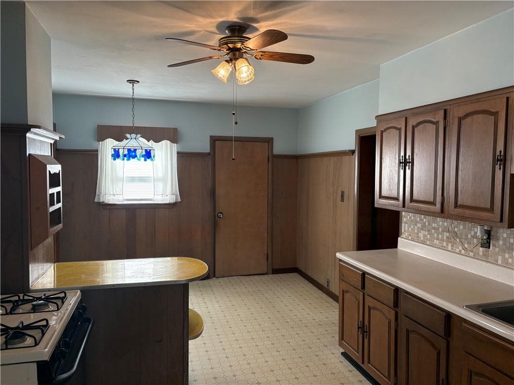 Single Family Residence at 501 ARCADE Avenue, Seekonk, photo 8 of 17