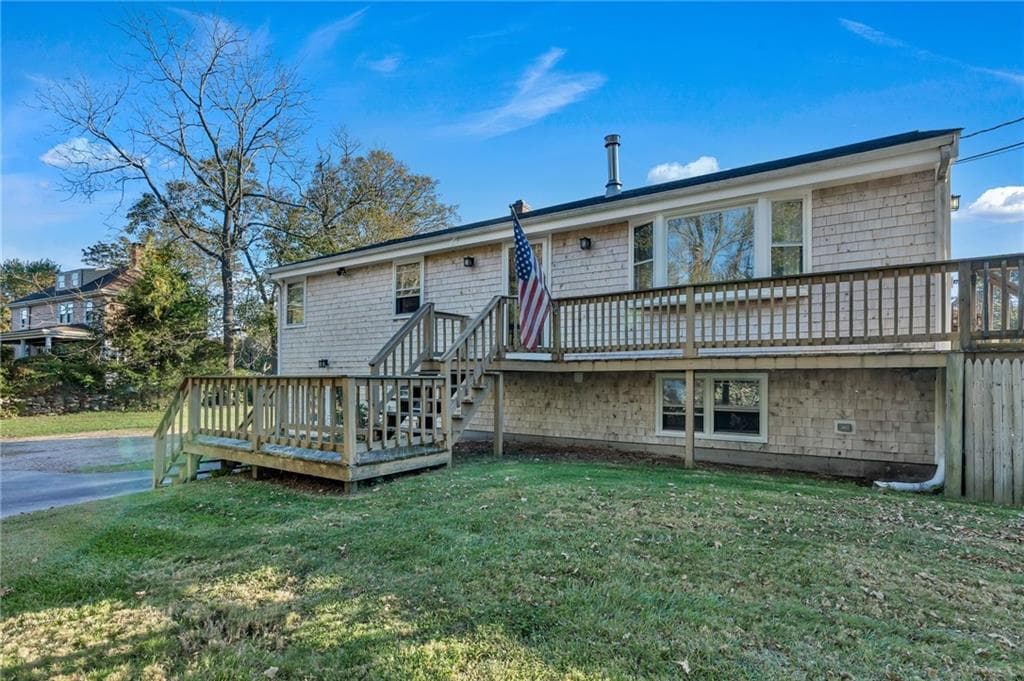 Single Family Residence at 604 Boyds Lane, Portsmouth, photo 2 of 49