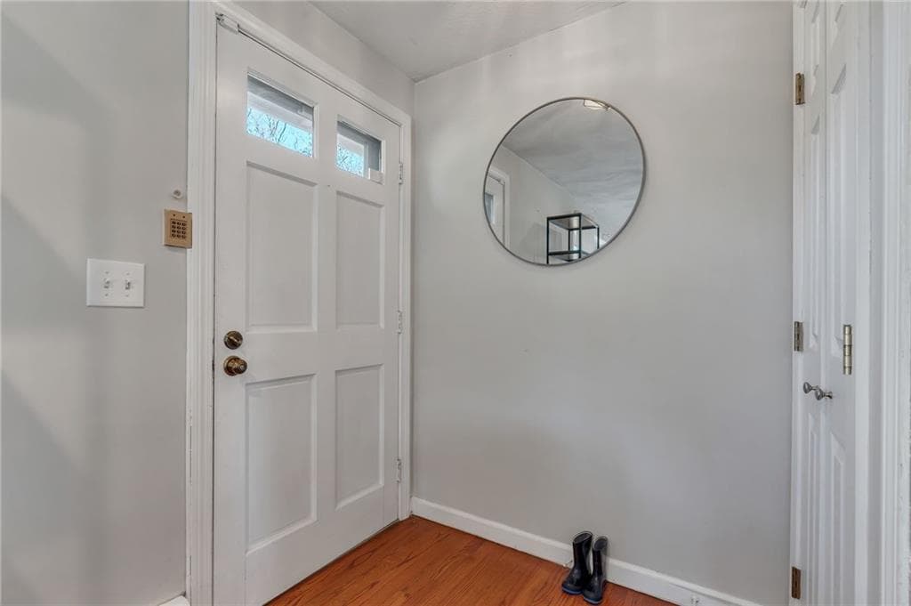 Single Family Residence at 604 Boyds Lane, Portsmouth, photo 16 of 49