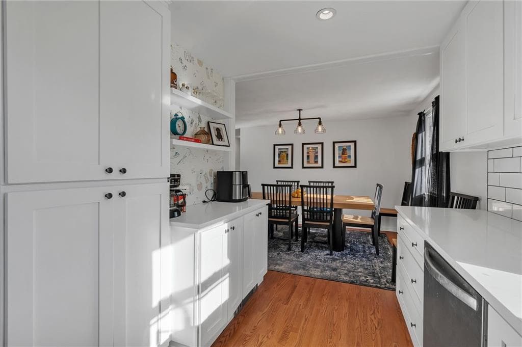 Single Family Residence at 604 Boyds Lane, Portsmouth, photo 12 of 49