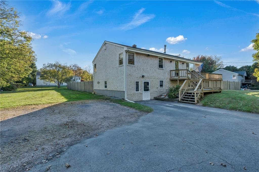 Single Family Residence at 604 Boyds Lane, Portsmouth, photo 3 of 49