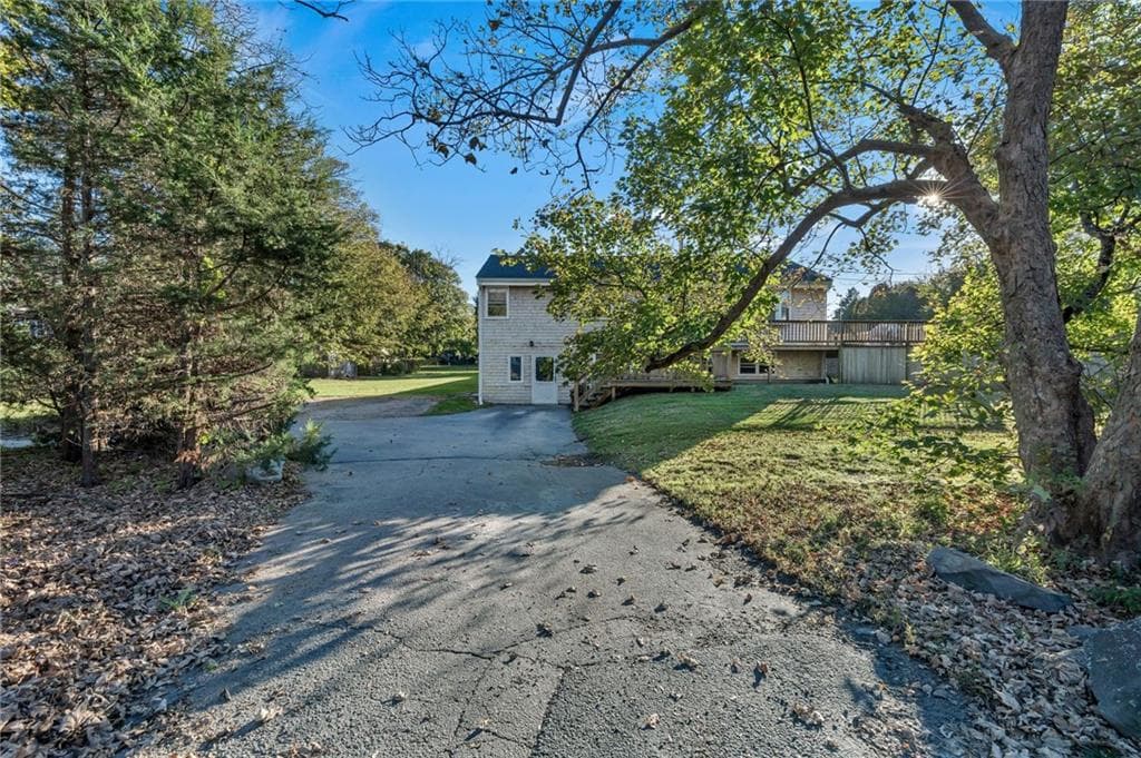 Single Family Residence at 604 Boyds Lane, Portsmouth, photo 4 of 49