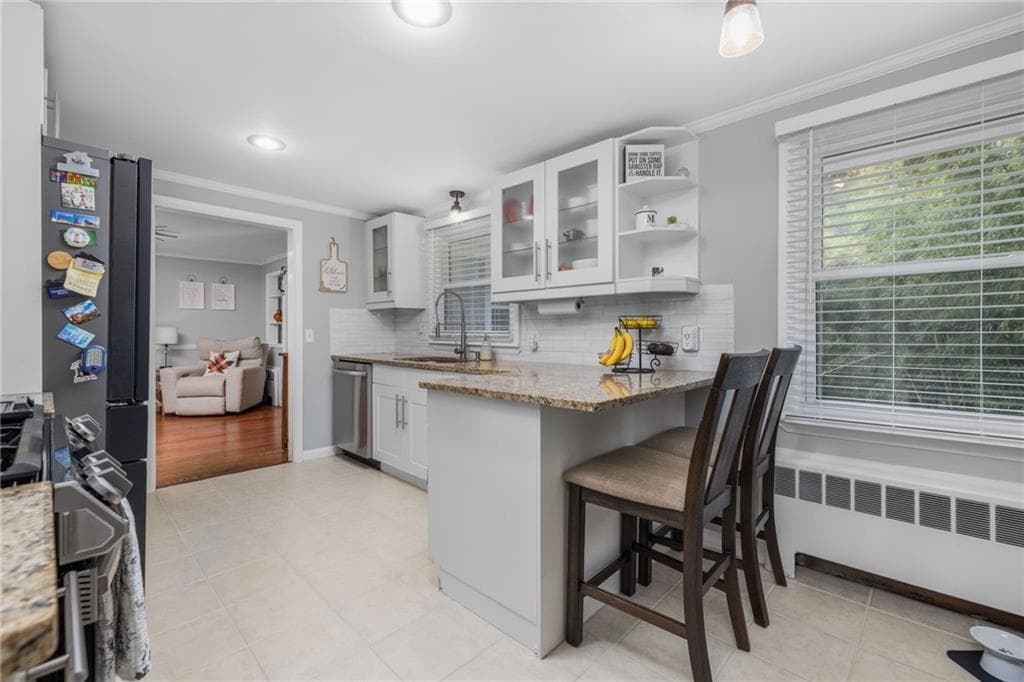 Single Family Residence at 30 Black Creek Lane, Warwick, photo 11 of 34
