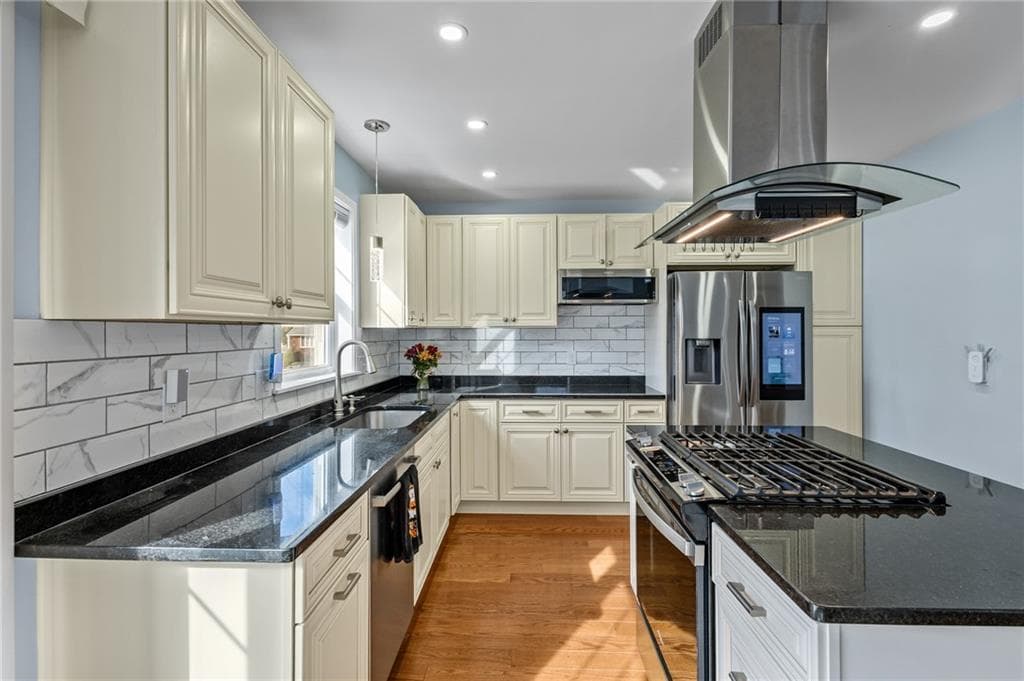 Single Family Residence at 188 Smithfield Road, North Providence, photo 18 of 40