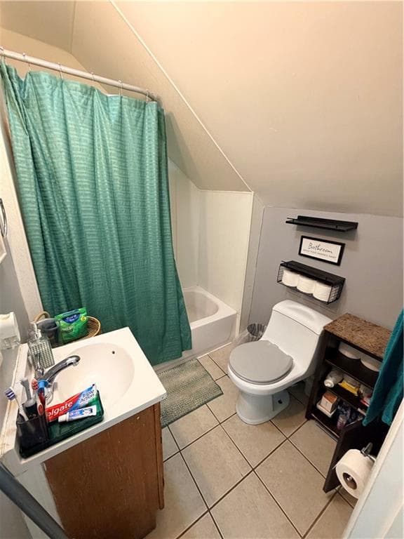 Multi Family at Multi Family, Central Falls, photo 12 of 17