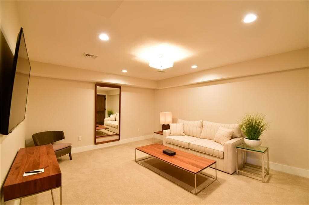 Condominium at 2 C White Hawk Ridge, Richmond, photo 23 of 30