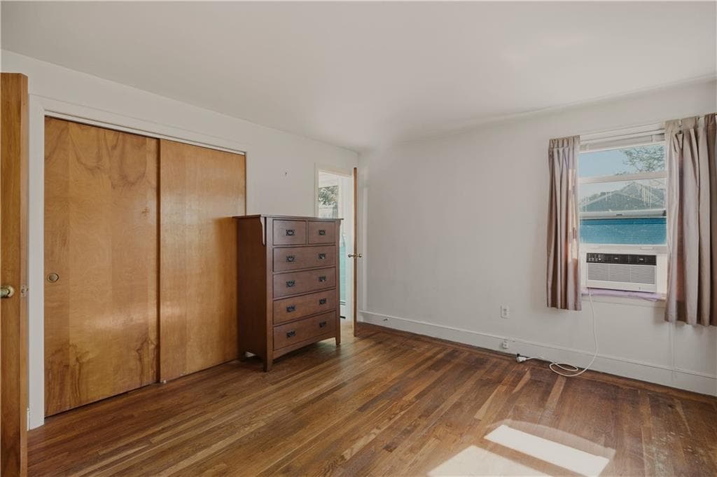 Single Family Residence at 123 Ruggles Avenue, Newport, photo 19 of 31