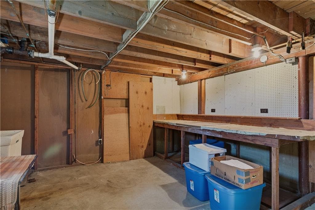 Single Family Residence at 123 Ruggles Avenue, Newport, photo 29 of 31