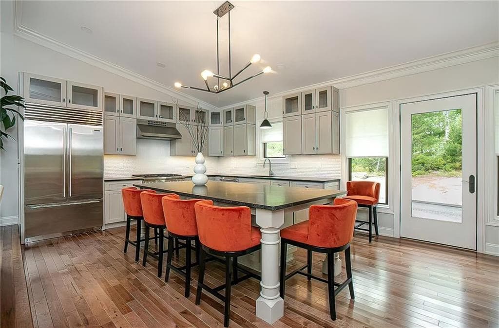 Condominium at 6 Honey Pot Hook Road, Richmond, photo 13 of 35