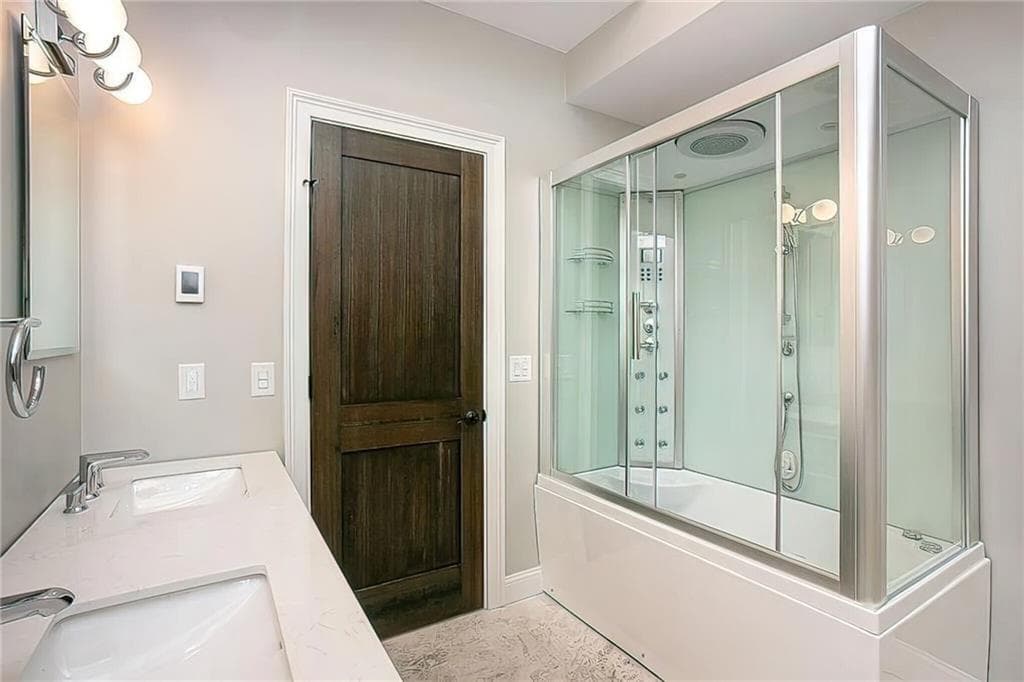 Condominium at 6 Honey Pot Hook Road, Richmond, photo 22 of 35