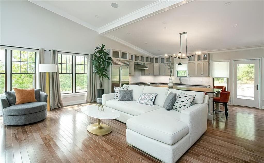 Condominium at 6 Honey Pot Hook Road, Richmond, photo 10 of 35