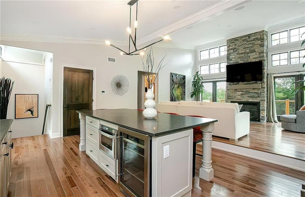 Condominium at 6 Honey Pot Hook Road, Richmond, photo 14 of 35