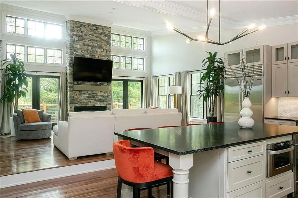 Condominium at 6 Honey Pot Hook Road, Richmond, photo 11 of 35