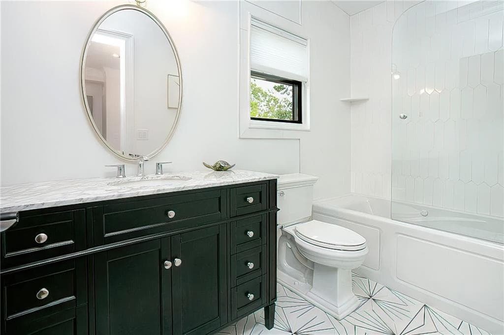 Condominium at 6 Honey Pot Hook Road, Richmond, photo 21 of 35