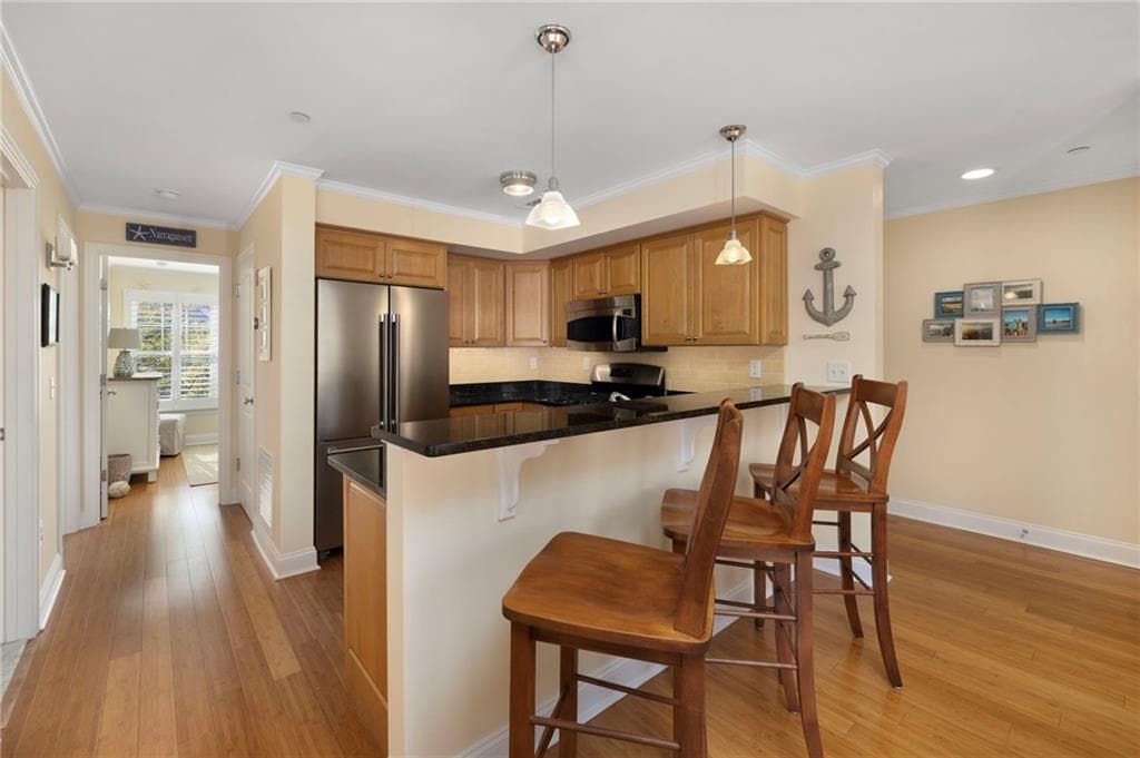 Condominium at 20 NARRAGANSETT Avenue UNIT 904, Narragansett, photo 7 of 49