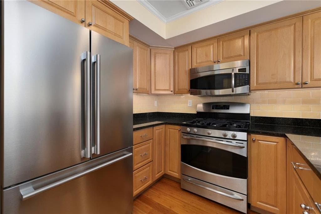 Condominium at 20 NARRAGANSETT Avenue UNIT 904, Narragansett, photo 9 of 49