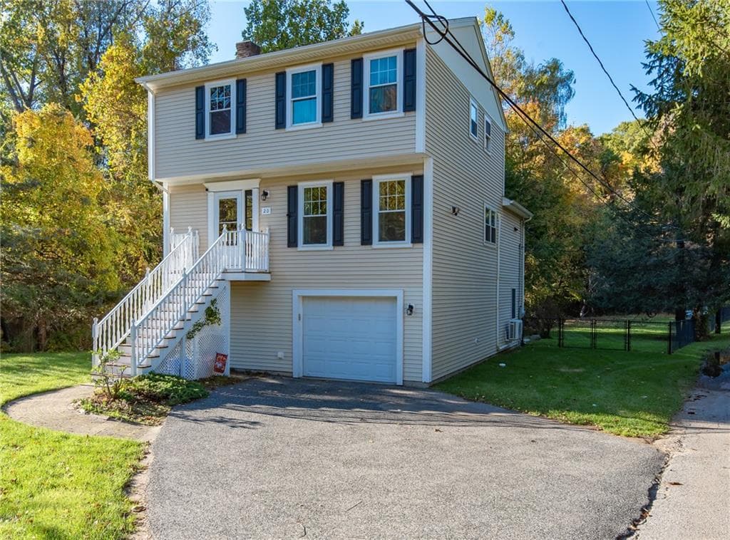 Single Family Residence at 20 Dexter Rock Road, Lincoln, photo 2 of 36
