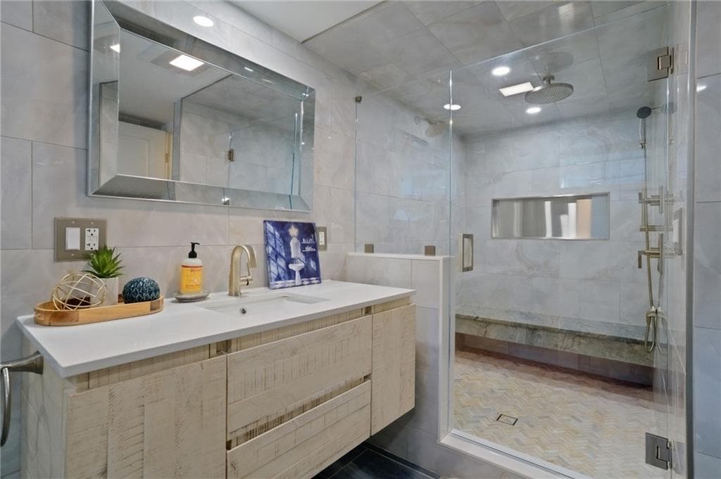 Single Family Residence at 20 Woodhill Drive, Cranston, photo 18 of 21
