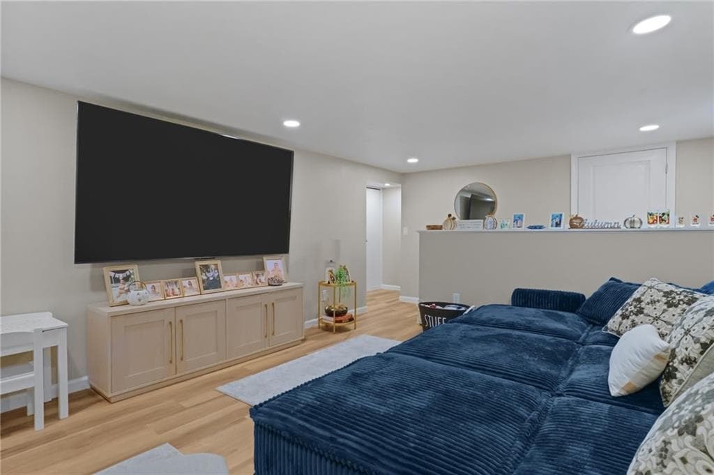 Single Family Residence at 20 Woodhill Drive, Cranston, photo 15 of 21