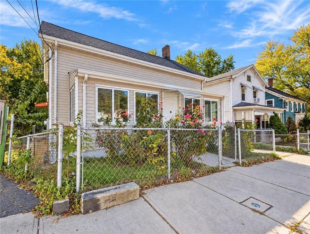 Single Family Residence at 974 Manton Avenue, Providence, photo 2 of 21