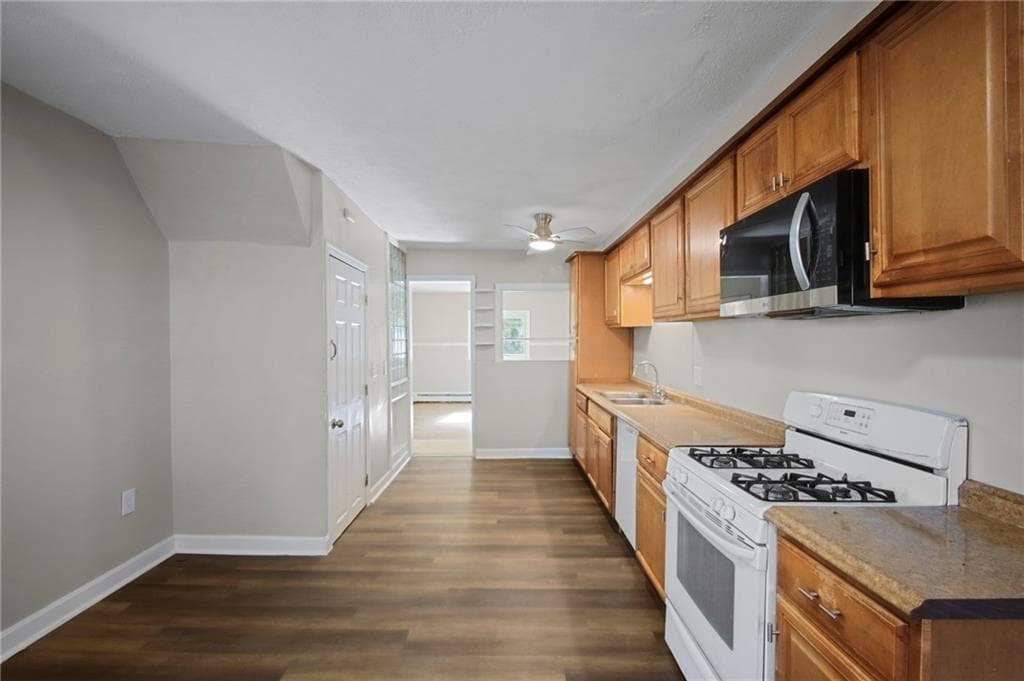 Single Family Residence at 974 Manton Avenue, Providence, photo 6 of 21