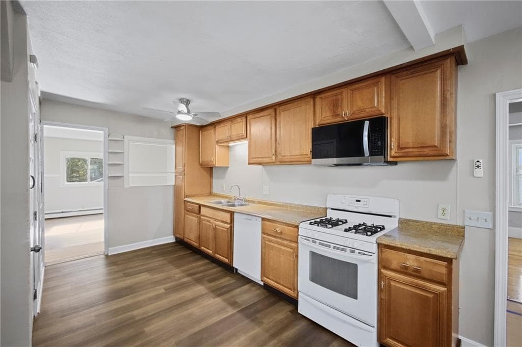 Single Family Residence at 974 Manton Avenue, Providence, photo 4 of 21