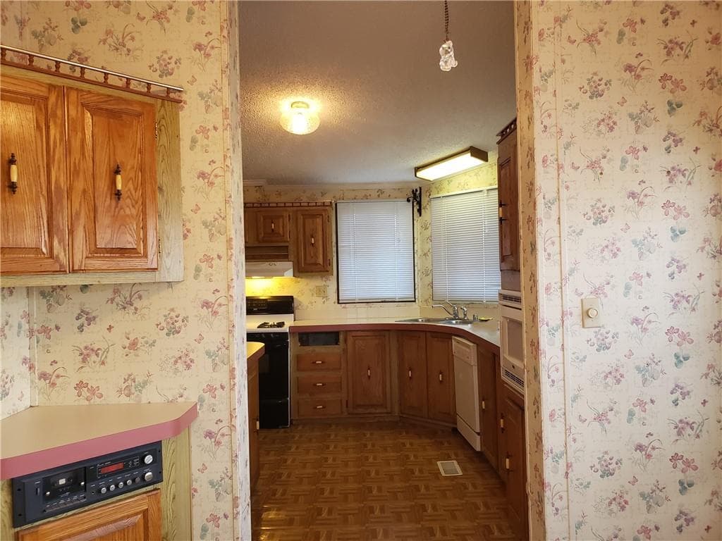 Single Family Residence at 53 Lear Drive, Coventry, photo 9 of 22