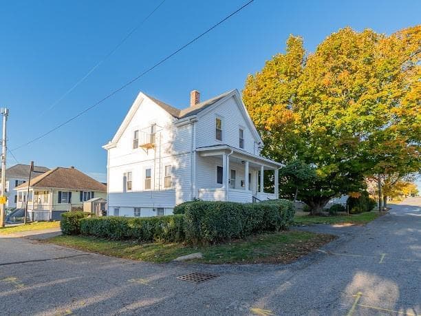 Multi Family at 277 Mauran Avenue, East Providence, photo 3 of 20