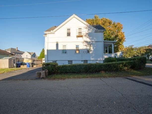 Multi Family at 277 Mauran Avenue, East Providence, photo 5 of 20