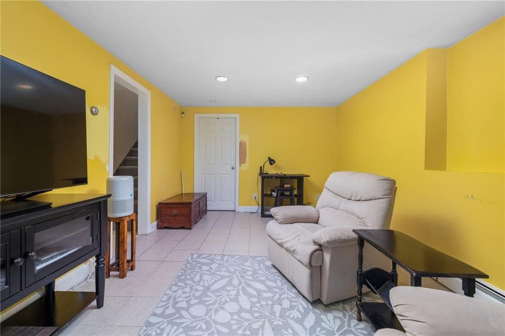Multi Family at 495 Lafayette Road, North Kingstown, photo 5 of 28