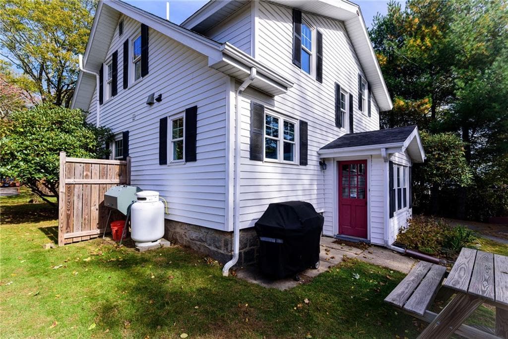 Single Family Residence at 102 Austin Street, South Kingstown, photo 3 of 45