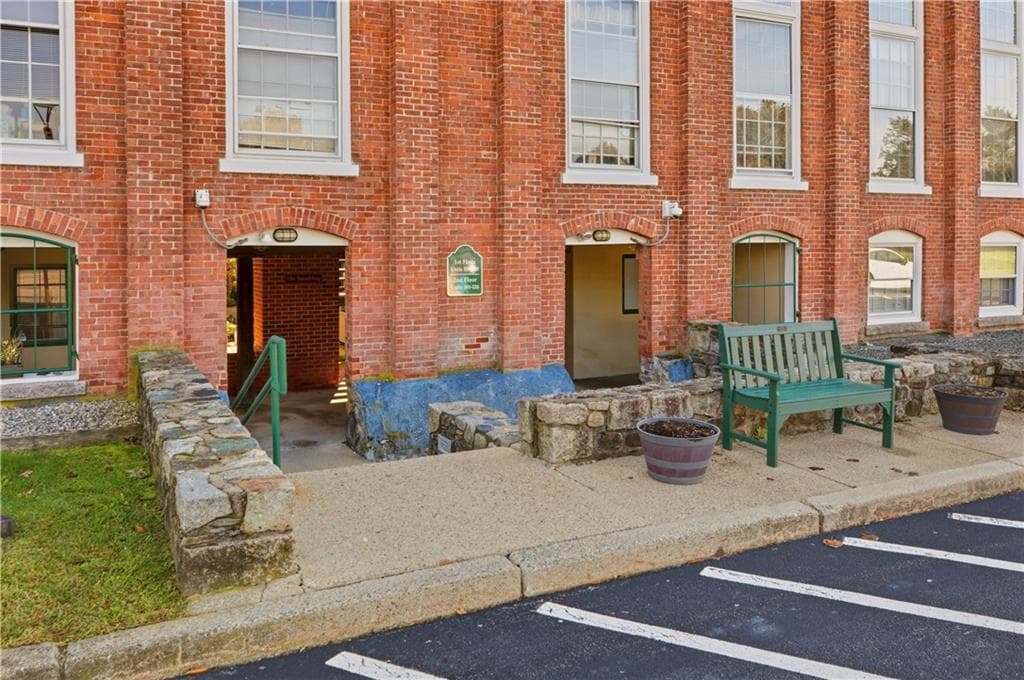 Condominium at 40 Web Avenue Avenue UNIT 224, North Kingstown, photo 3 of 34