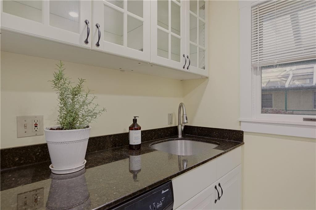 Condominium at 40 Web Avenue Avenue UNIT 224, North Kingstown, photo 9 of 34