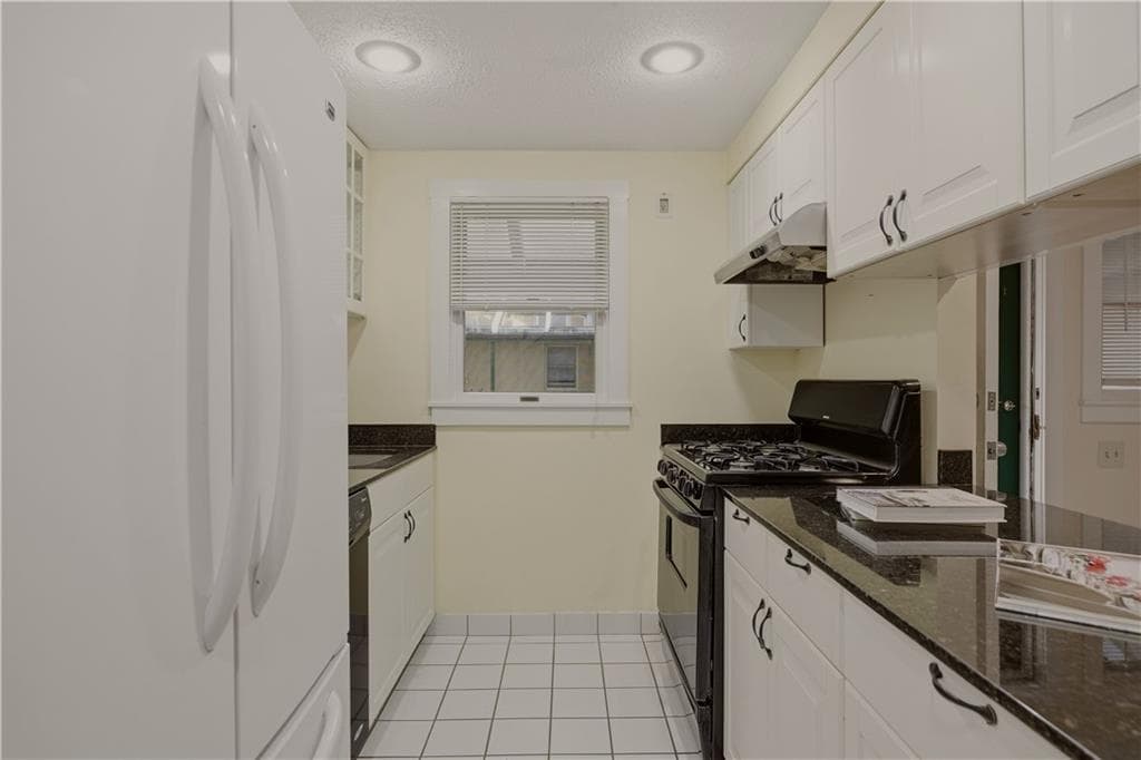 Condominium at 40 Web Avenue Avenue UNIT 224, North Kingstown, photo 10 of 34