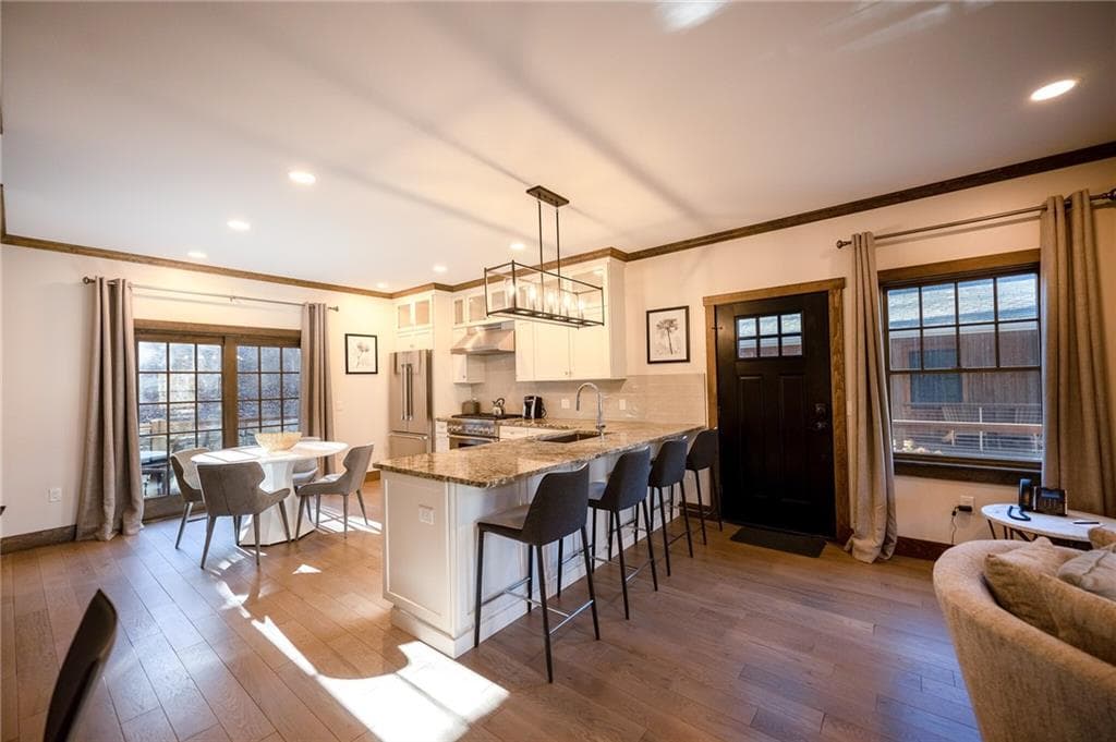 Condominium at 5 A Gardenia Drive, Richmond, photo 11 of 21