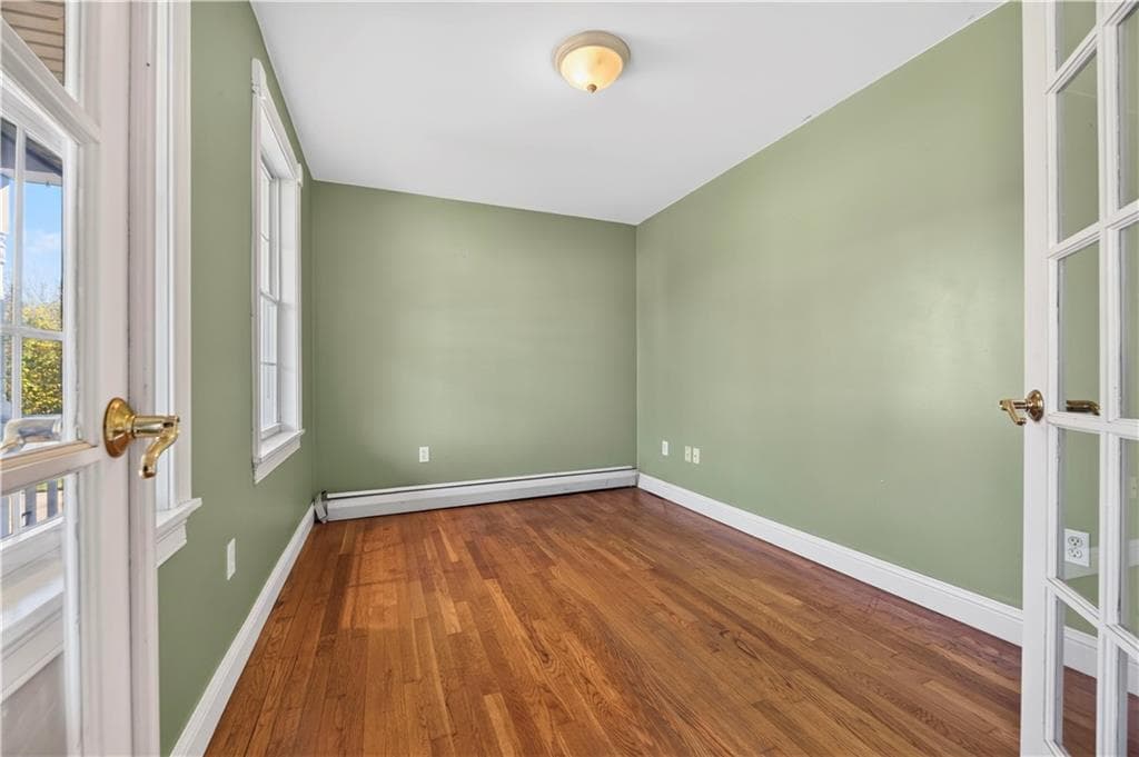 Single Family Residence at 52 Petal Lane, South Kingstown, photo 5 of 36