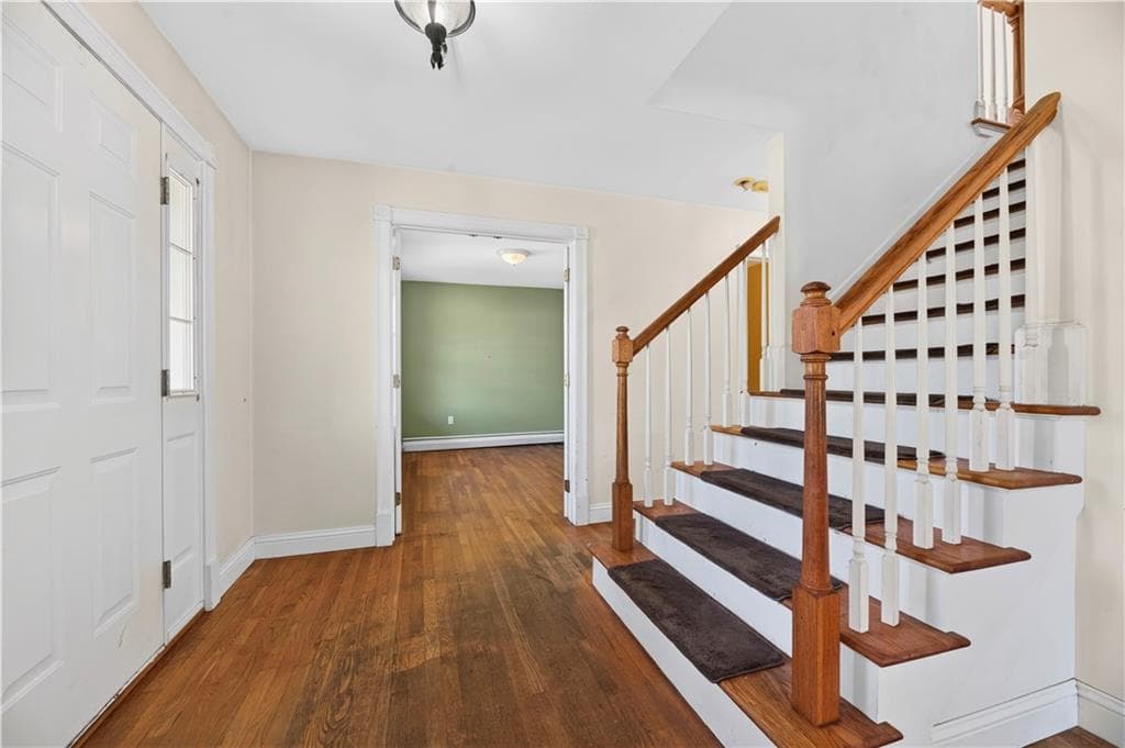 Single Family Residence at 52 Petal Lane, South Kingstown, photo 4 of 36