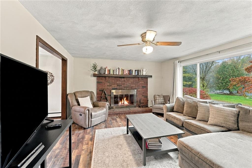 Single Family Residence at 4 Grancera Drive, Hopkinton, photo 12 of 37