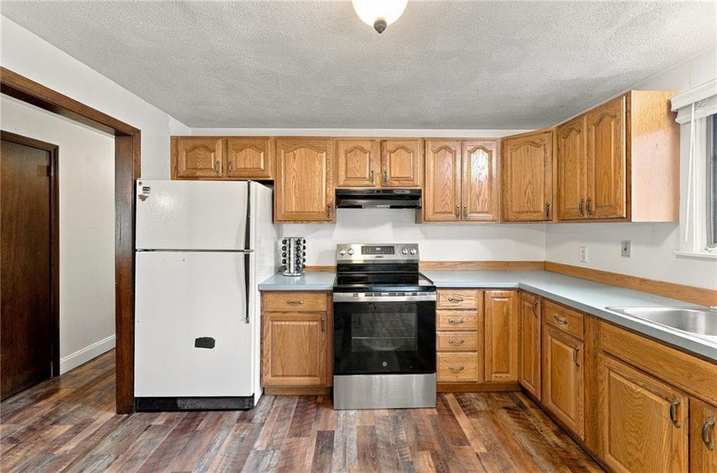 Single Family Residence at 4 Grancera Drive, Hopkinton, photo 5 of 37