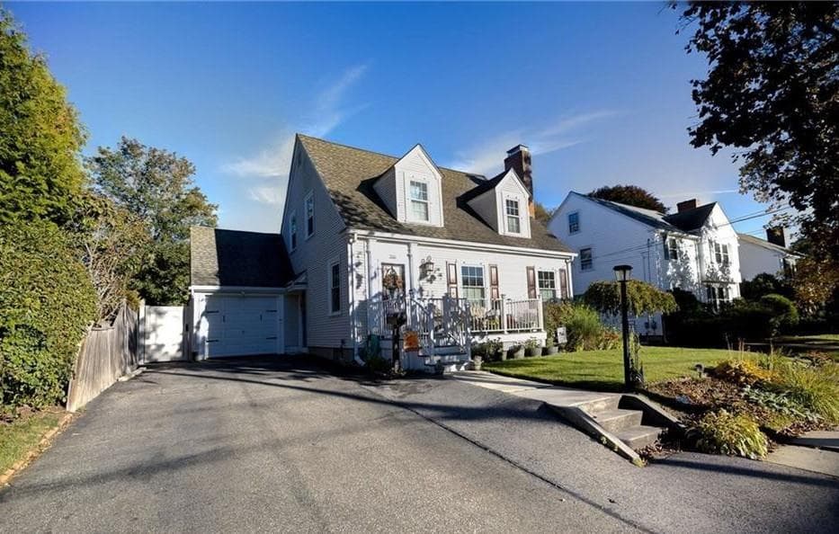 Single Family Residence at 506 Fair Street, Warwick, photo 2 of 25