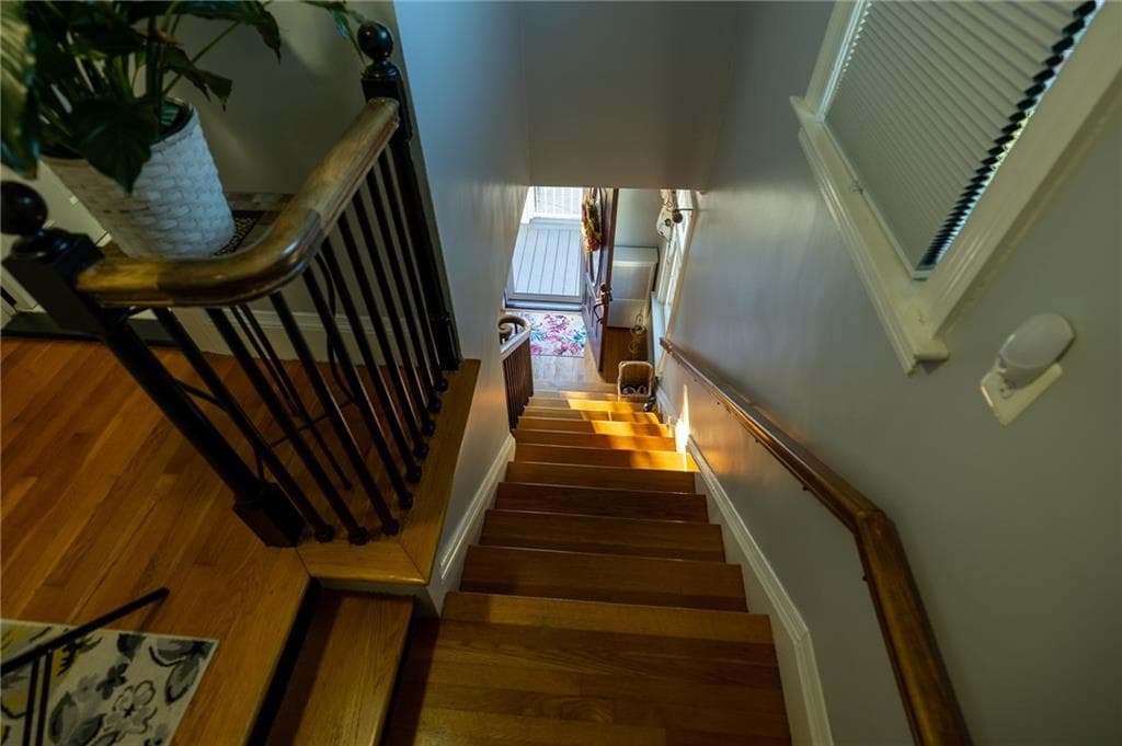 Single Family Residence at 506 Fair Street, Warwick, photo 13 of 25