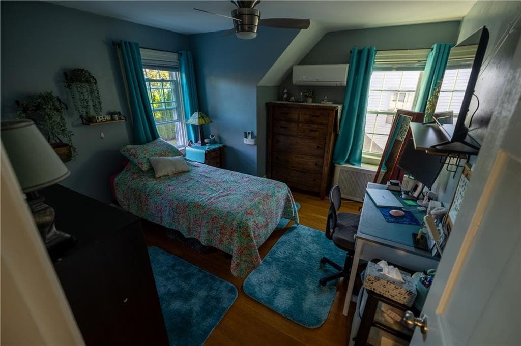 Single Family Residence at 506 Fair Street, Warwick, photo 17 of 25
