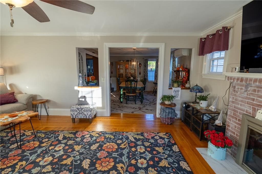 Single Family Residence at 506 Fair Street, Warwick, photo 5 of 25