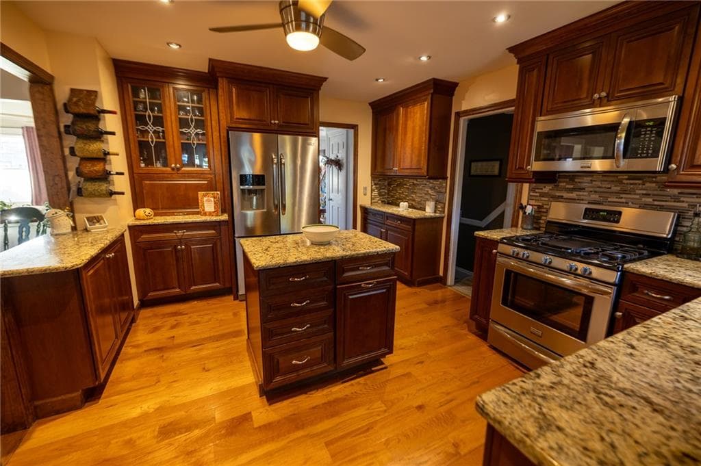 Single Family Residence at 506 Fair Street, Warwick, photo 8 of 25
